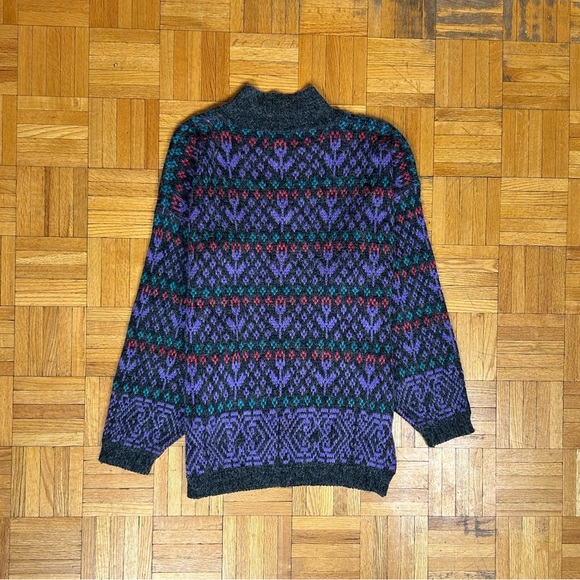 Lindsay Gray Vintage Grey/Purple/Green/Red Medium Acrylic Sweater - Picture 6 of 6